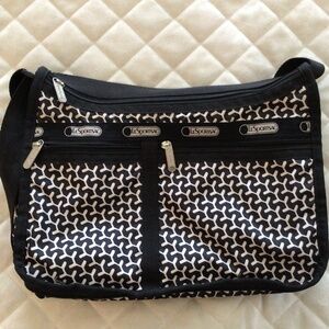 Like New Lesportsac Deluxe Everyday Bag